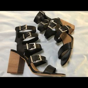 Chunky heel dolce vita